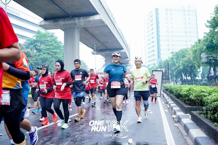 Race photo from ONE RUN 10 K
