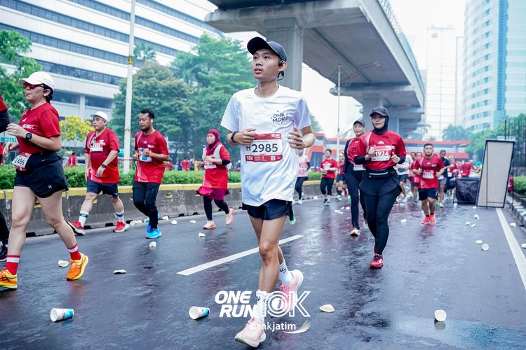 Race photo from ONE RUN 10 K