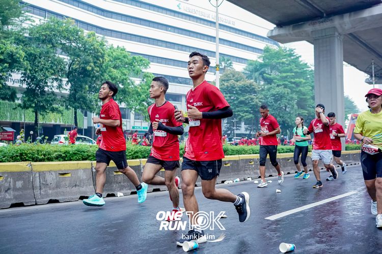 Race photo from ONE RUN 10 K
