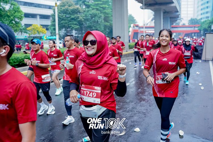 Race photo from ONE RUN 10 K
