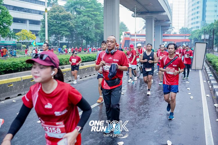 Race photo from ONE RUN 10 K