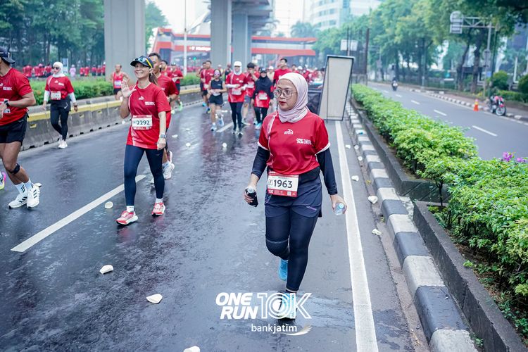 Race photo from ONE RUN 10 K