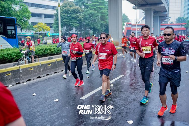 Race photo from ONE RUN 10 K