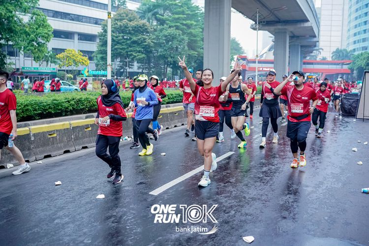 Race photo from ONE RUN 10 K
