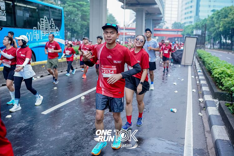 Race photo from ONE RUN 10 K
