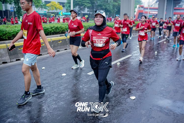 Race photo from ONE RUN 10 K