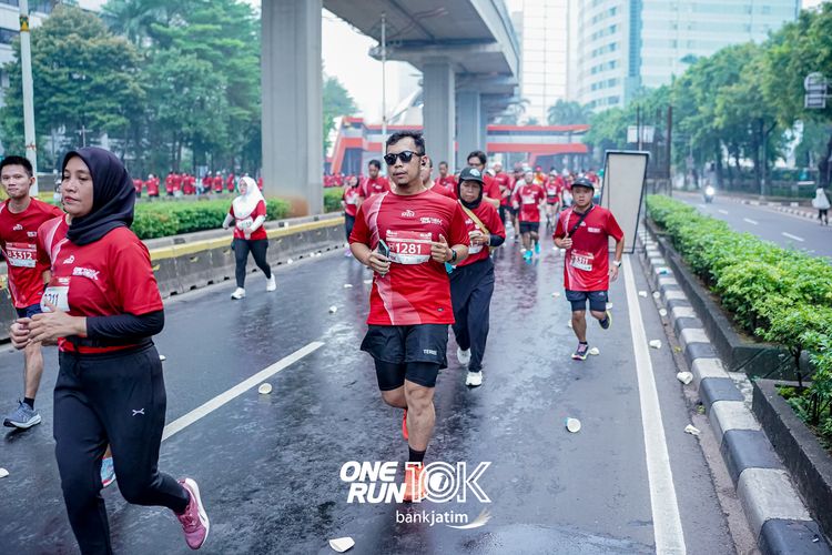 Race photo from ONE RUN 10 K