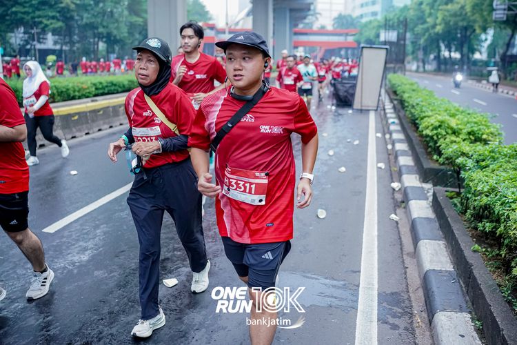 Race photo from ONE RUN 10 K