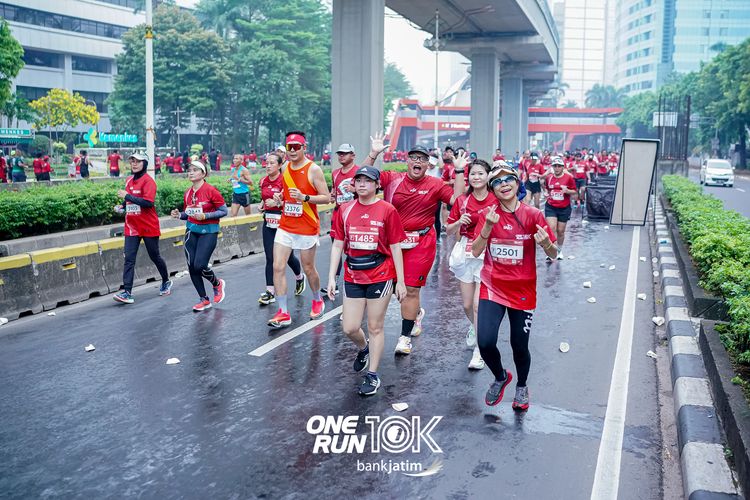 Race photo from ONE RUN 10 K