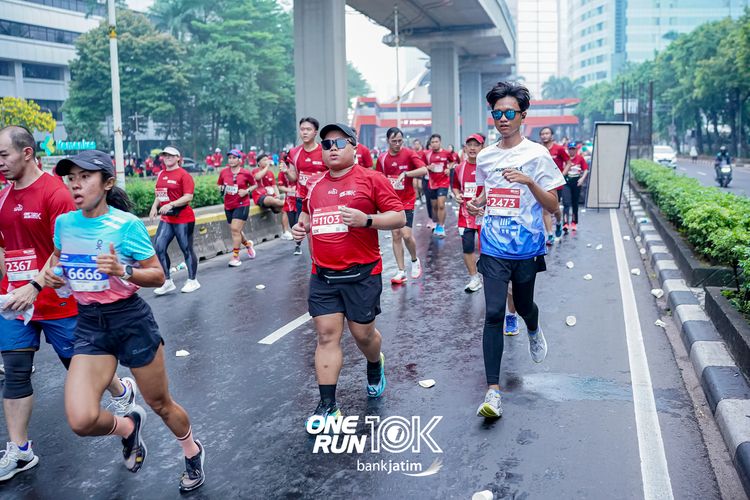 Race photo from ONE RUN 10 K