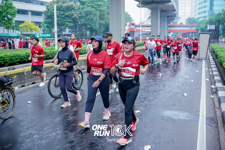 Race photo from ONE RUN 10 K