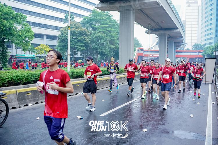 Race photo from ONE RUN 10 K