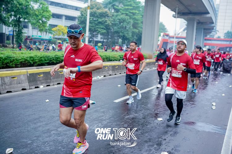 Race photo from ONE RUN 10 K