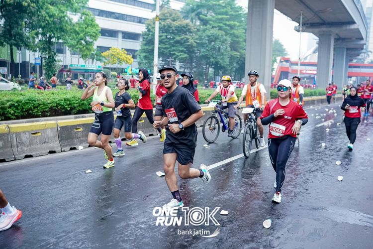 Race photo from ONE RUN 10 K
