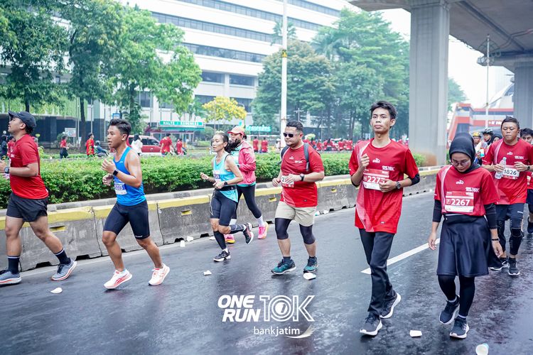 Race photo from ONE RUN 10 K