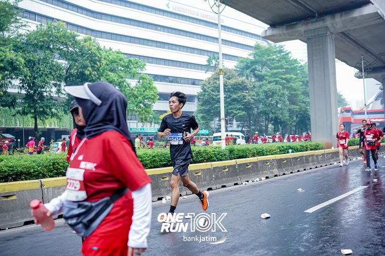 Race photo from ONE RUN 10 K