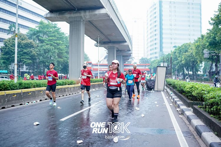 Race photo from ONE RUN 10 K