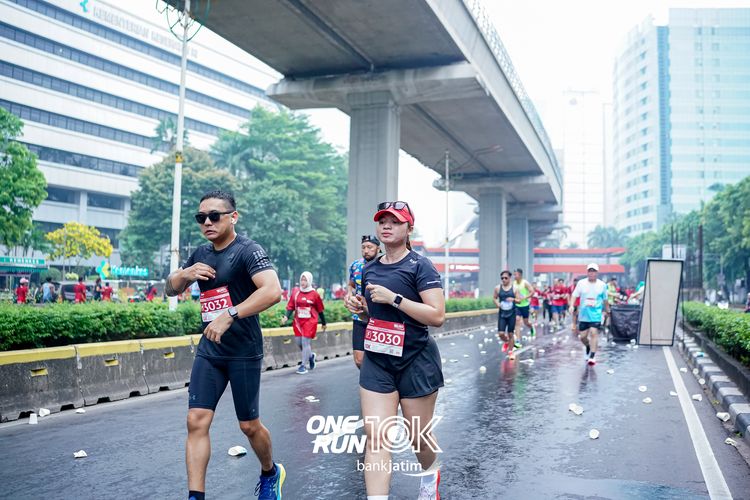 Race photo from ONE RUN 10 K