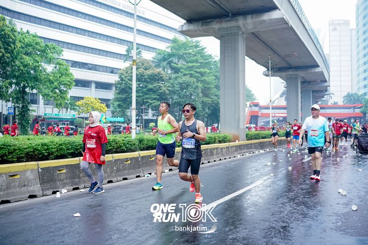 Race photo from ONE RUN 10 K