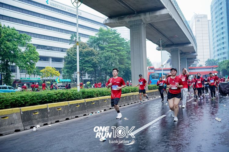 Race photo from ONE RUN 10 K