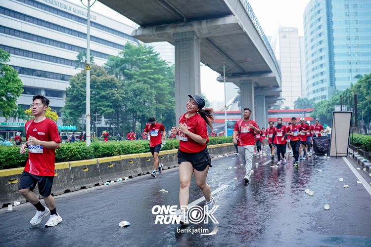 Race photo from ONE RUN 10 K