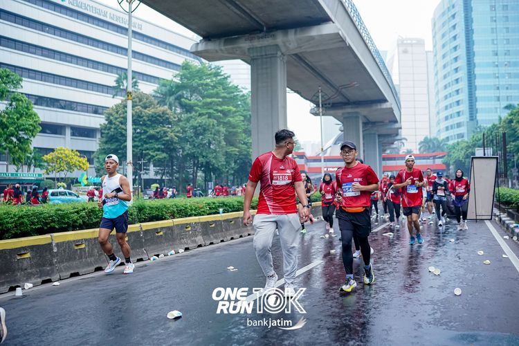 Race photo from ONE RUN 10 K