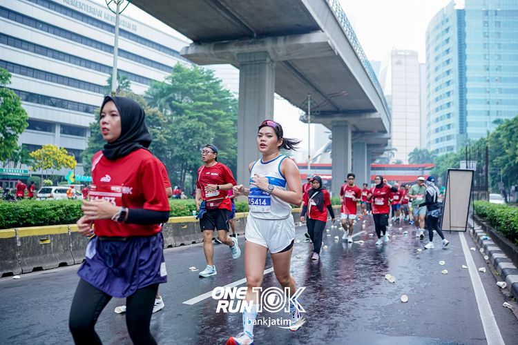 Race photo from ONE RUN 10 K