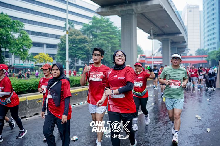 Race photo from ONE RUN 10 K