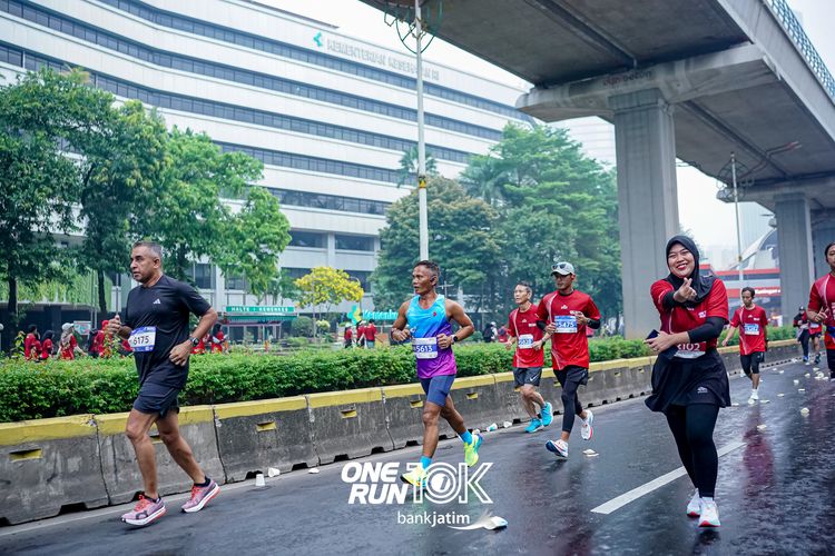 Race photo from ONE RUN 10 K