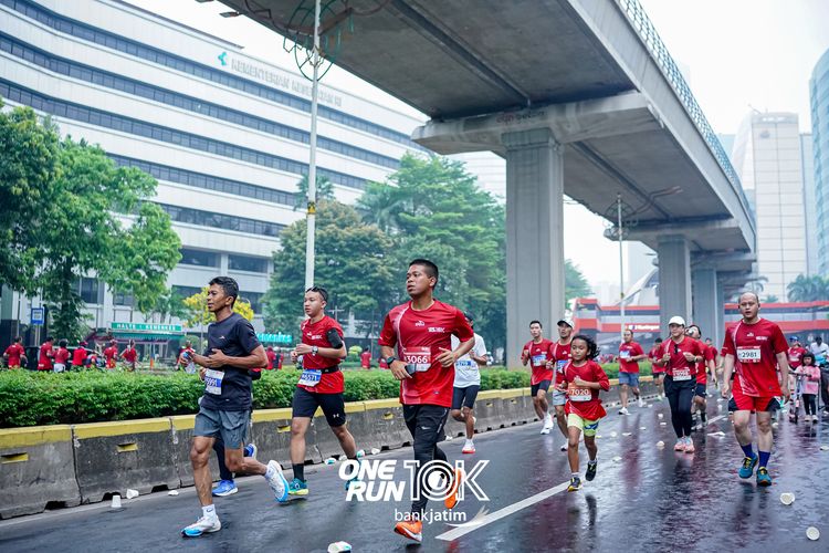 Race photo from ONE RUN 10 K