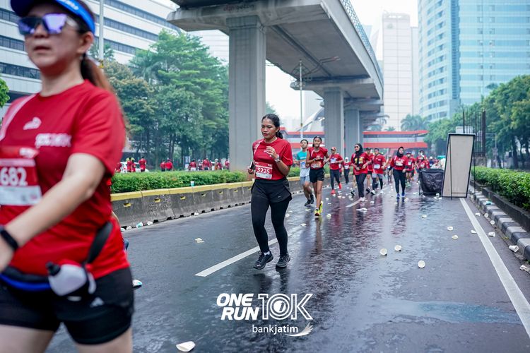 Race photo from ONE RUN 10 K
