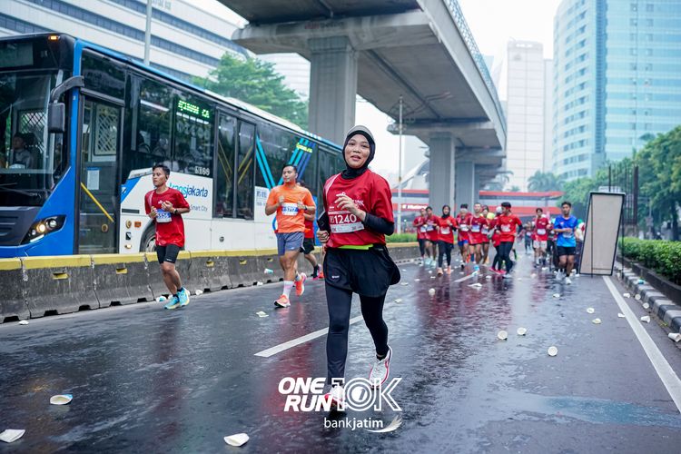 Race photo from ONE RUN 10 K
