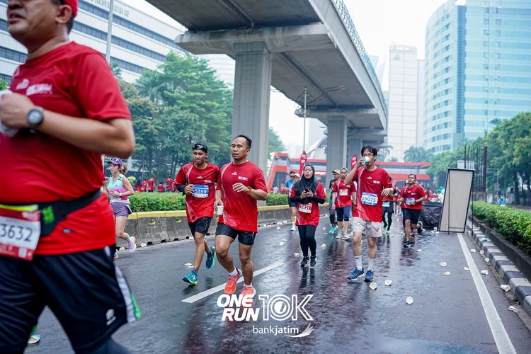 Race photo from ONE RUN 10 K
