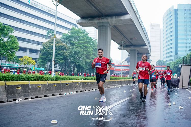 Race photo from ONE RUN 10 K