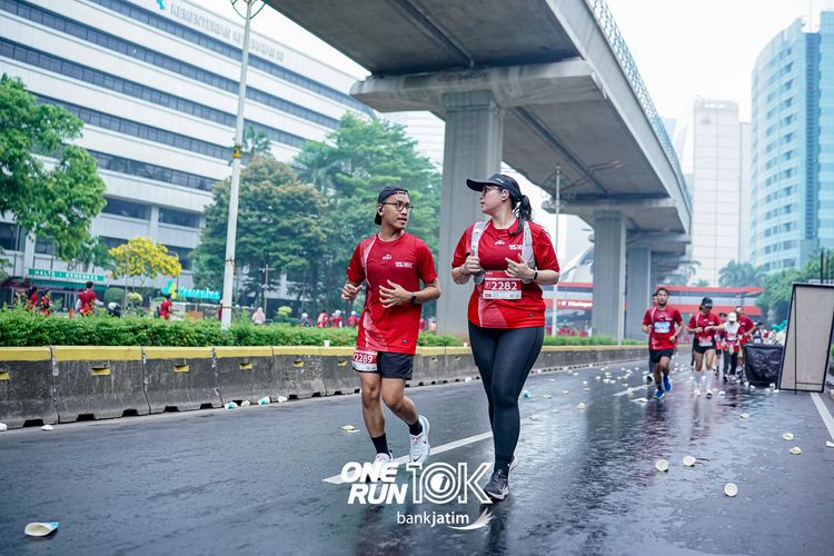 Race photo from ONE RUN 10 K