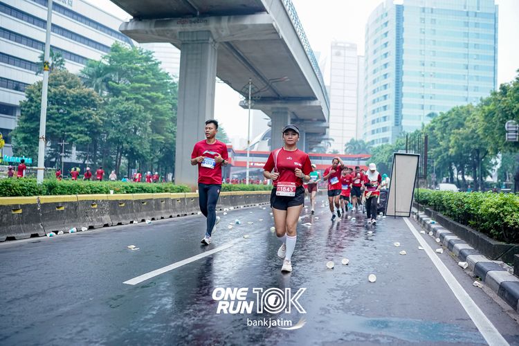 Race photo from ONE RUN 10 K