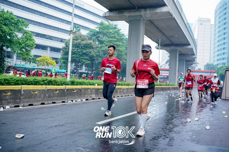 Race photo from ONE RUN 10 K