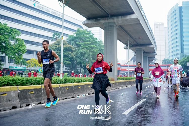 Race photo from ONE RUN 10 K