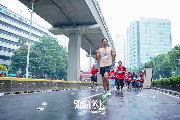Race photo from ONE RUN 10 K