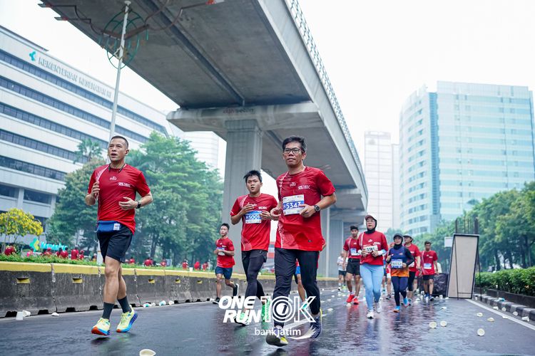 Race photo from ONE RUN 10 K