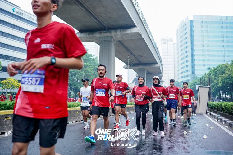 Race photo from ONE RUN 10 K