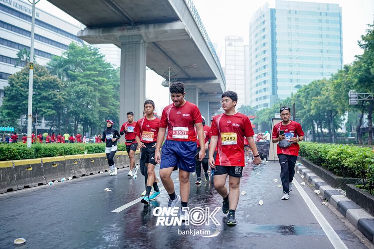 Race photo from ONE RUN 10 K