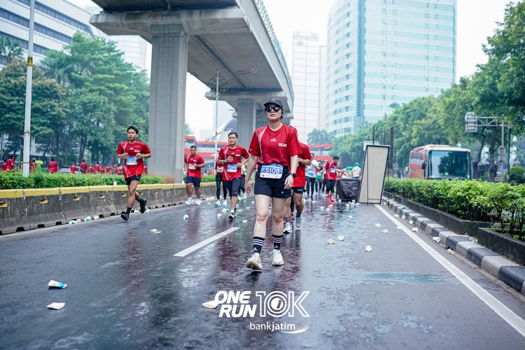Race photo from ONE RUN 10 K