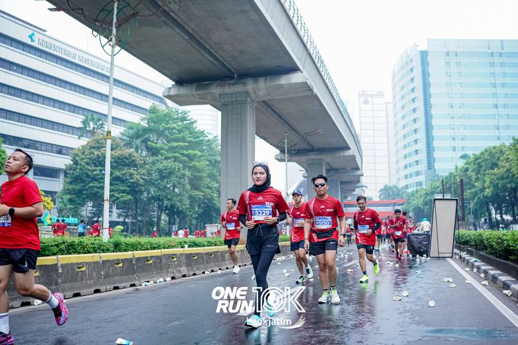 Race photo from ONE RUN 10 K