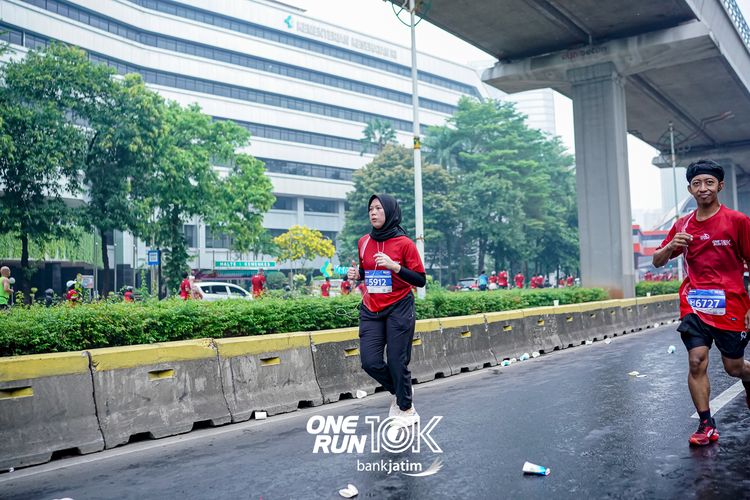 Race photo from ONE RUN 10 K