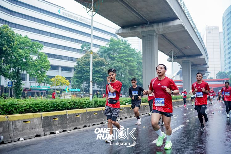 Race photo from ONE RUN 10 K