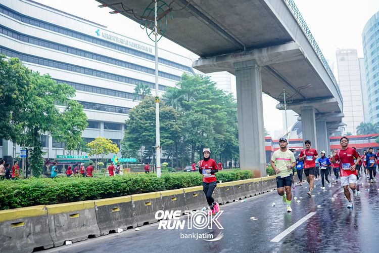 Race photo from ONE RUN 10 K