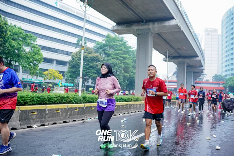 Race photo from ONE RUN 10 K