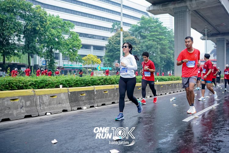 Race photo from ONE RUN 10 K