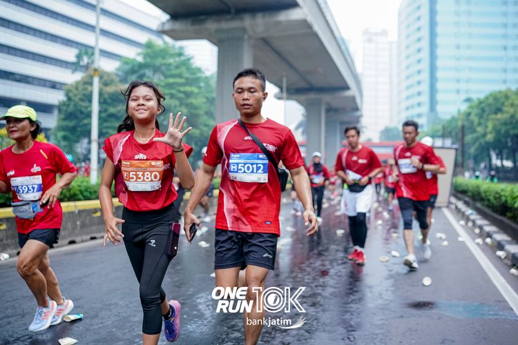 Race photo from ONE RUN 10 K